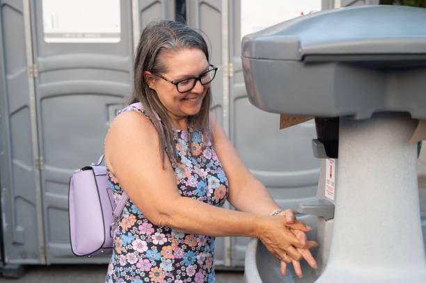Best Luxury portable toilet rental  in North Industry, OH